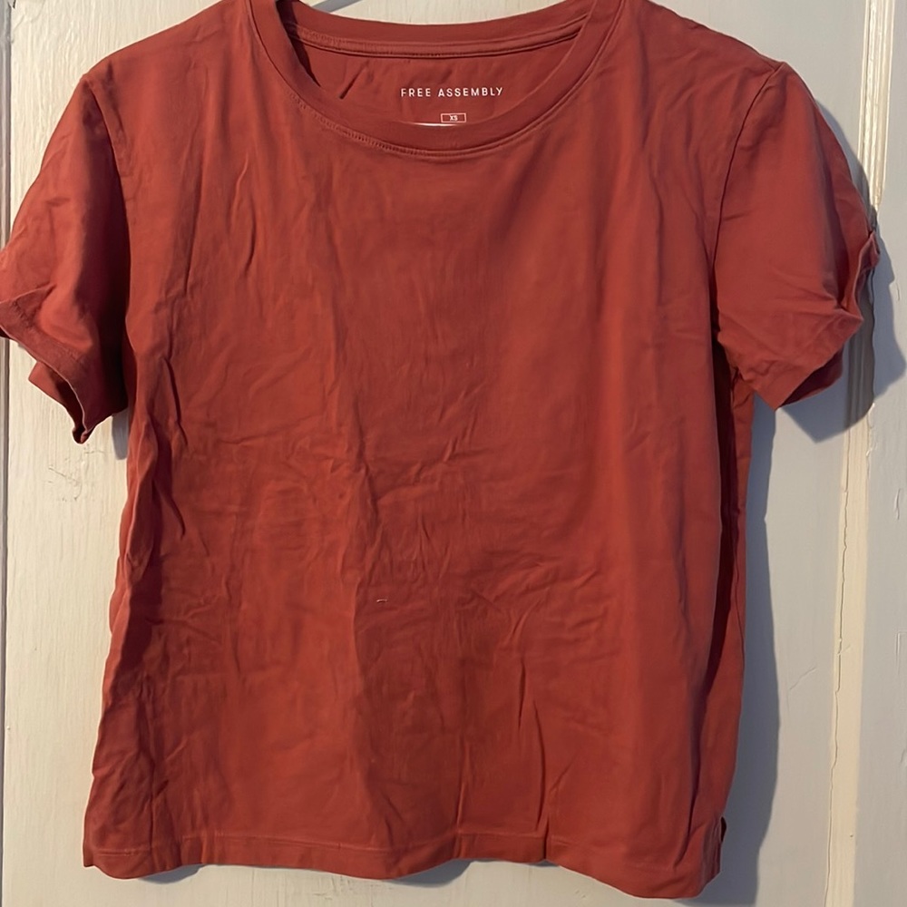 Free assembly t-shirt